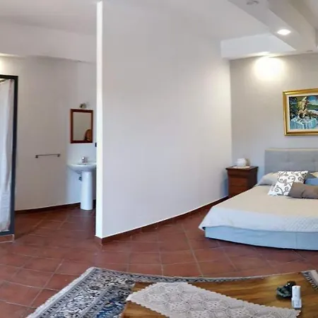 Suites Di Stefano Πανσιόν *